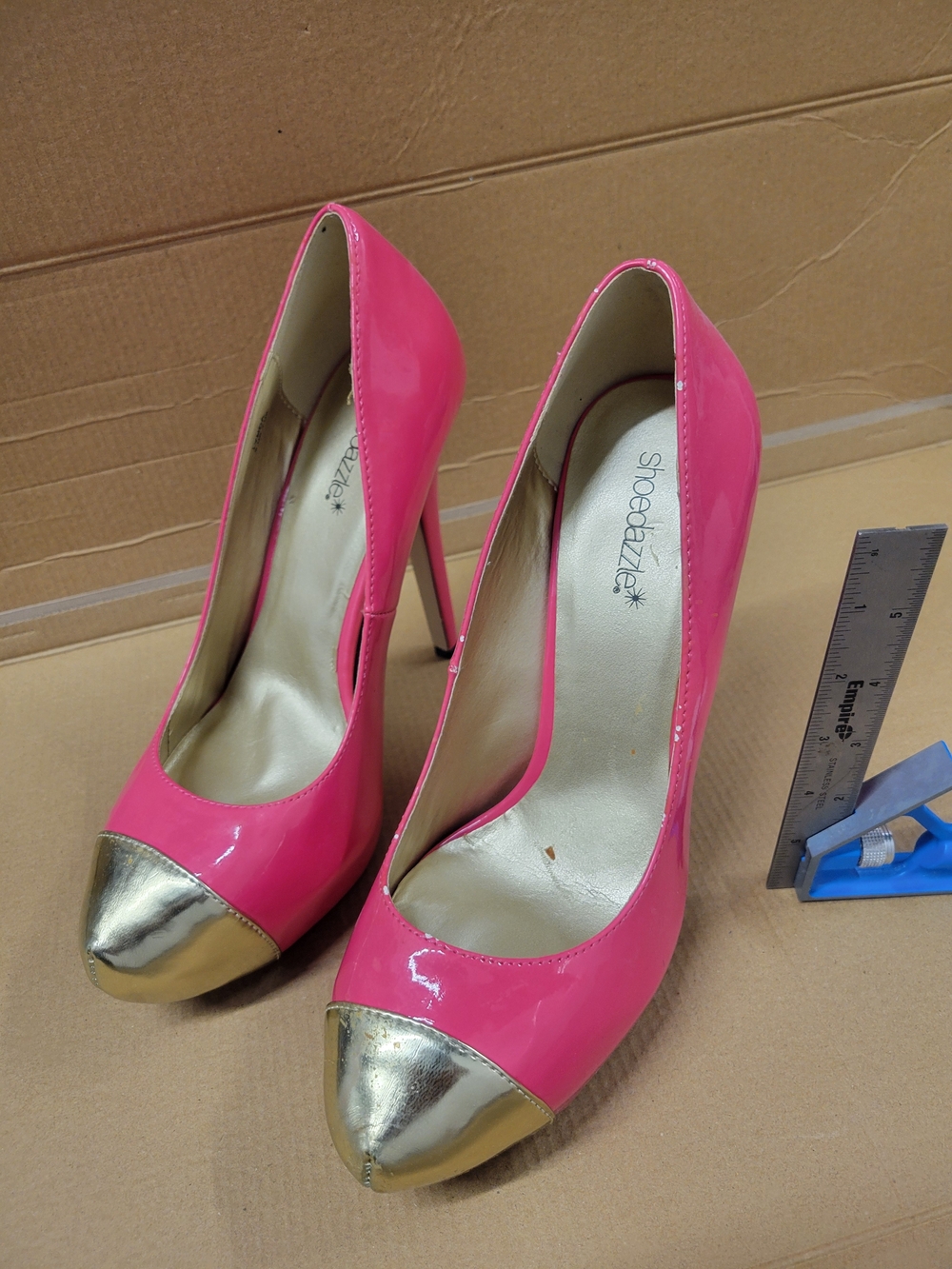 Shoe Dazzle Hot Pink Flats with Gold Toe Cap - Picture 4 of 4